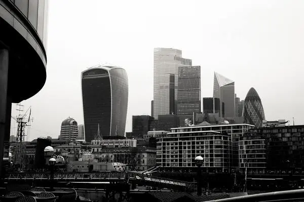 Black and white image of the city of London